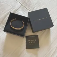 ✨美品✨DANIEL WELLINGTON バングル　ブレスレット　箱付きのサムネイル