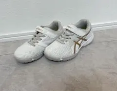 asics サッカー　トレーニングシューズ　19センチ