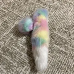 ファー　キーホルダー　レインボー　しっぽ