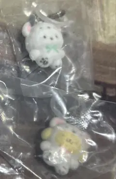 ふわふわスノー　サンリオ　めじるしアクセサリー　ポチャッコ　プリン