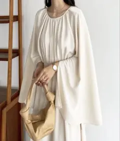 美品◎Louereアイボリー フレアスリーブ ロングワンピース