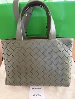 現行品BOTTEGA VENETA ミニイントレチャート トートバッグのサムネイル