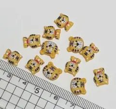 ネイルパーツ デコパーツ 虎 トラ まとめ売りのサムネイル