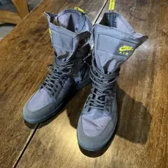 NIKE ハイカットスニーカー
