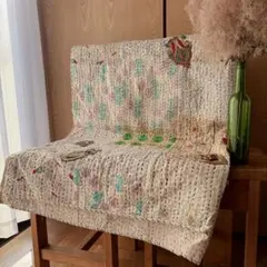 未使用❁エンブロイダリー　アイボリー　パッチワークカンタキルトマルチカバーラグ