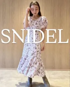 SNIDELスナイデル Sustainableバリエプリントワンピース