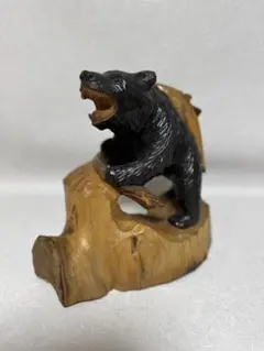 木製クマ彫刻 約10cm 高