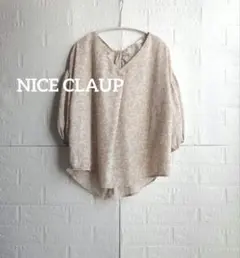 ナイスクラップ　花柄五分袖Vネックブラウス