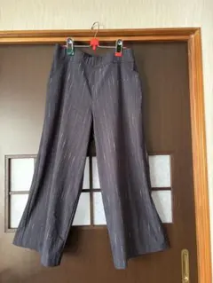 ゆったりレディース、ダークグレー ストライプ ガウチョパンツ