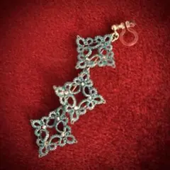 ダイヤ型 3連 片耳 イヤリング ピアス