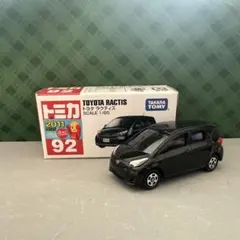 【極美品】　匿名配送　トミカ No.92 トヨタ ラクティス　ブラック　黒色のサムネイル