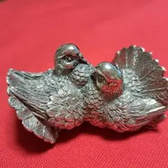 二羽のスズメの金属製彫刻 置物