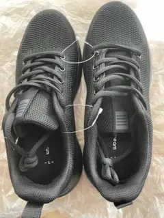 お値下げしました⭐️新品未使用⭐️軽量スニーカー　ブラック