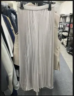 mal. プリーツパンツ ベロア素材のサムネイル