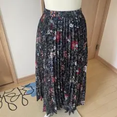 アーバンリサーチ　花柄プリーツロングスカート