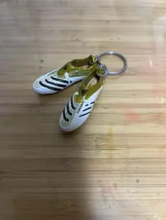 アディダス　プレデター小型キーホルダー