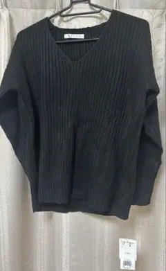 新品未使用 FUN 黒 Vネック リブニット 長袖 タグ付き