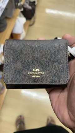 COACH シグネチャー 三つ折り財布 ブラウンのサムネイル