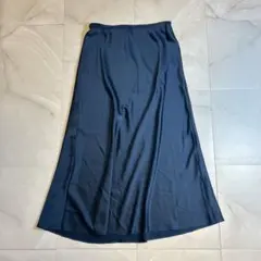 SNSで話題！美品 ユニクロ サテンロングスカート L ネイビー 紺 高見え