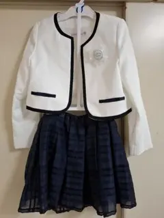 女の子 スーツセット 白とネイビー