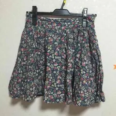 LOWRYS FARM 小花柄スカート
