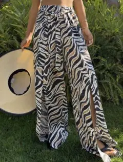 SHEIN ワイドパンツ スリットありのサムネイル