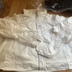 ホワイト ジップアップジャケット