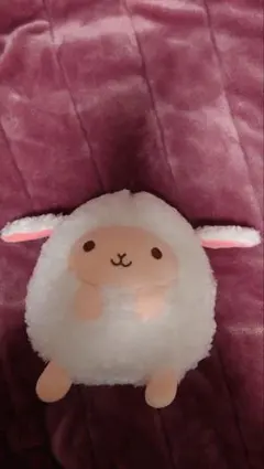 羊型ぬいぐるみ