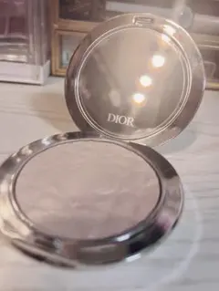 ディオールスキン フォーエヴァーグロウルミナイザー 03 ピンクヘイロー