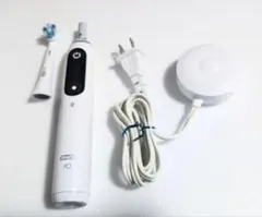 美品!　ブラウン　電動歯ブラシ　オーラルB　 io 8　Type3758　動作品