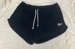 Reekok レディース　ハーフパンツ黒