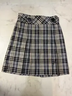 Burberry Blue Label ♡ノバチェック柄スカート 美品 ボタンのサムネイル