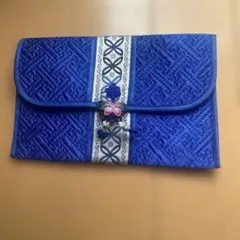 刺繍入り青ポーチ 大きめサイズ