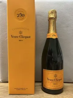 Veuve Clicquot Brut シャンパン 750ml x 2本 Veuve Clicquot Brut – Vine Arts