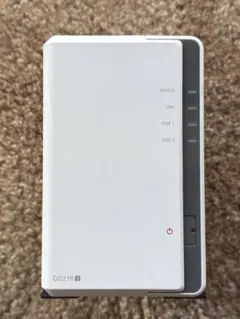 Synology DS216j NAS本体とACアダプター