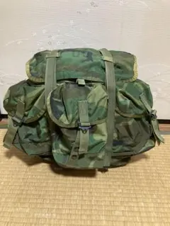 美品 米軍実物 US アリスパック ウッドランド ミディアム バックパック 軍幕のサムネイル