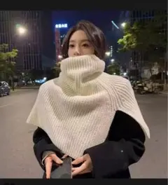 タートルニット ネックウォーマーケープニットスヌード オフホワイト　マフラー