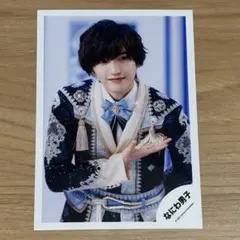 なにわ男子 道枝駿佑 公式写真　ダイヤモンドスマイルのサムネイル