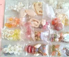 ②匿名配送込み♪即決のみ♪ビーズ、アクリルパーツ、まとめ売り、アクリルフラワー