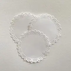 [133]白色ラウンドレースペーパー 小サイズ30枚コラージュ素材　ダイカット