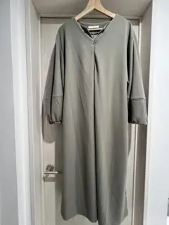 カーキー Vネック ワンピース