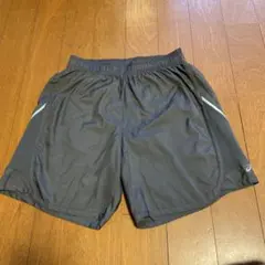 asics グレー ショートパンツ　ウォーキング　ランニング
