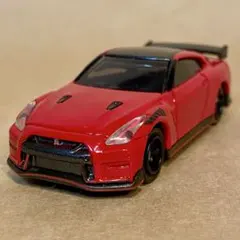 トミカ 日産 NISSAN GT-R NISMO（2020）バイブラントレッドのサムネイル
