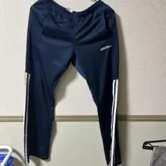 adidasの紺色 長ズボン