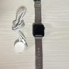 Apple Watch Series 3 本体、充電コード付　最大容量99%