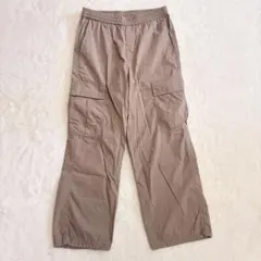 ユニクロ　イージーカーゴパンツ　Ｍ　ベージュ　綿混　アウトドア　運動会　登山