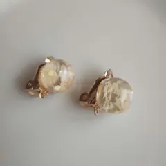 ハンドメイド　レジンのイヤリング