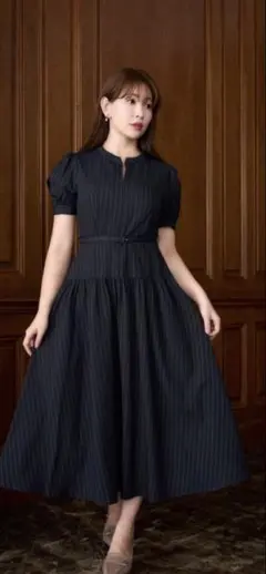 Herlipto Pin-Stripe Belted Flared Dress - メルカリ