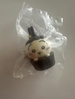 ちいかわ　チョコカップケーキフィギュア　韓国　うさぎのサムネイル