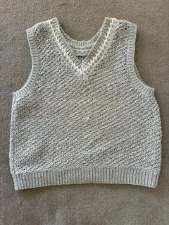 着用一回のみ　美品　グレー Vネック ニットベスト